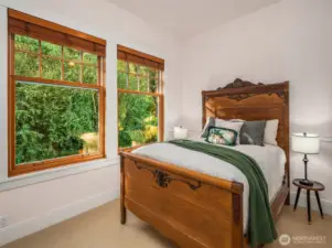 Guest bedroom