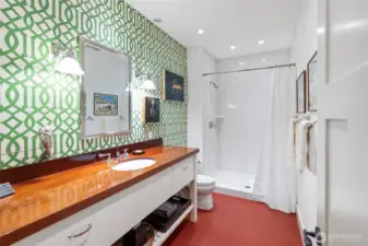 3/4 Bathroom in barn.
