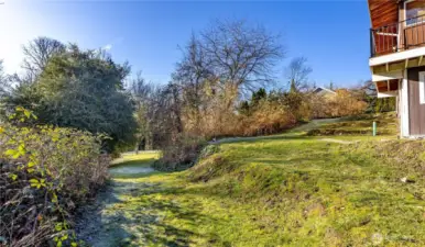 Future roadway to Lot 4