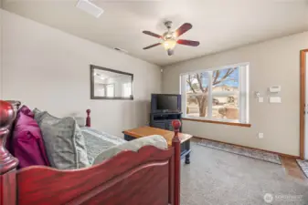 Additional living area/sleeping space