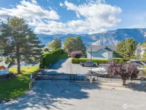 Wapato Ridge is a gated community