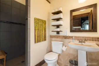 Ensuite #1 bath