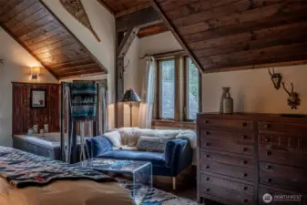 Upper ensuite #2