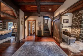 Grand interior entry