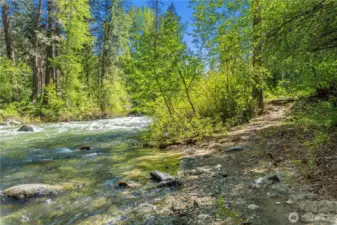 Community Access Peshastin Creek