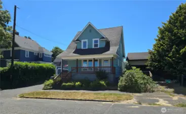 Newer roof, windows, paint.