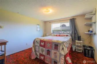 Primary bedroom.Street vewi