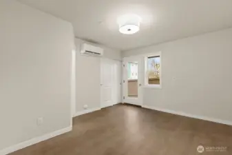 Photographs are for illustrative purposes only. Features, finishes, interior/exterior colors, landscaping and floorplan shown may vary from actual homes built.