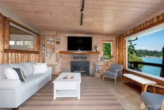 Gas Fireplace to keep you toasty warm on those chilly nights.