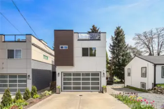 Front with garden space.
