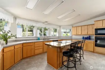 Counter space galore in this kitchen!