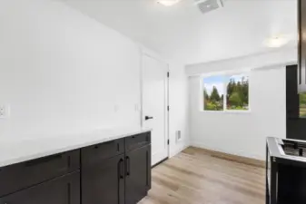 Large Laundry/Mud Room