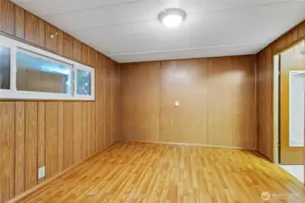 Primary bedroom w/en suite