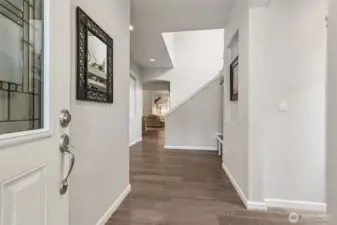 Large Foyer with 1/2 bath