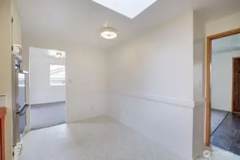 KITCHEN EATING SPACE