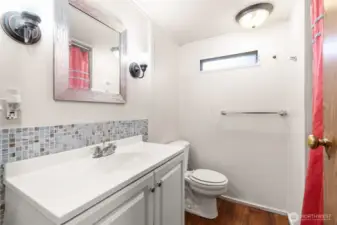 Full Bathroom