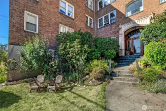 Garden space if you have the urge to feel the earth.