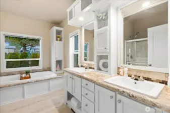 5 piece en-suite. Large soaking tub, walk in shower