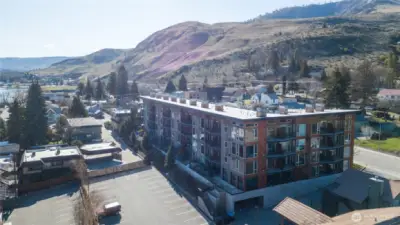 Drone footage of Chelan Resort Suites