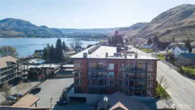 Drone footage of Chelan Resort Suites