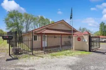 Front office / 2 bedroom