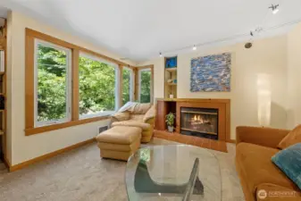 Beautiful wooded views~You need to see this!