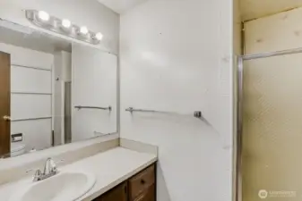 Upstairs Primary Bathroom