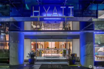 floors 18-39 offer private residential condos above the Hyatt hotel!