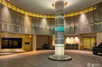 Guest can enjoy valet parking, discounts to hotel and Tidal restaurant