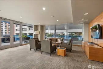 lovely 18th floor owners lounge accomidates 132 guests