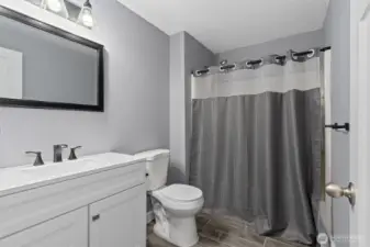 Full guest bathroom