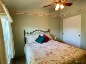 Alternate view of guest bedroom 1