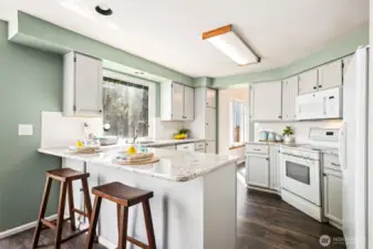 Recently refurbished, this cheerful kitchen has everything you need!