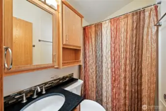 Nice bathroom