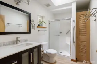 3/4 bath w/washer & dryer.