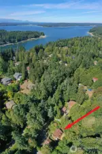 Close to Williams Olsen Park with beach access for swimming, kayaking, paddleboarding!