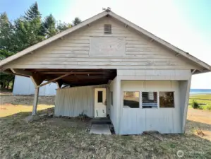 Trailer entry