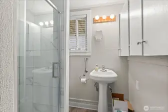 Unit 3118 Bathroom