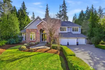 Welcome to the coveted neighborhood of Westchester Park! Located in the Lake Washington School District, this home has tons of privacy, yet close to modern conveniences.