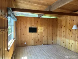 Open plan living/dining/kitchen.