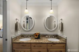 2nd full bath on upper level with double sinks, tub and shower