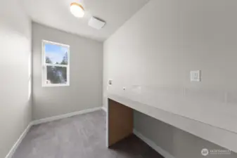Photographs are for illustrative purposes only. Features, finishes, interior/exterior colors, landscaping and floorplan shown may vary from actual homes built.
