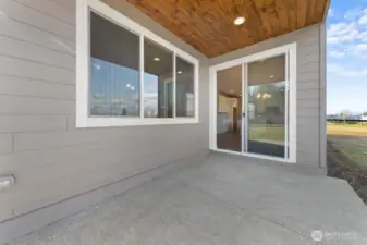Photographs are for illustrative purposes only. Features, finishes, interior/exterior colors, landscaping and floorplan shown may vary from actual homes built.