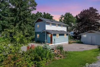 Welcome to 3755 Cyprus Way --the ideal blend of comfort, function, and Pacific Northwest charm in the sought-after Sandy Point community of Ferndale.