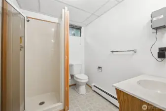 3/4 on the lower level