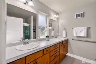 Primary bath, beautiful upscale finishes that makes you feel like you are on vacation.