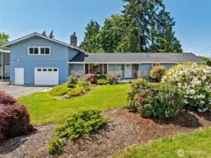 Classic Edgewood Home!