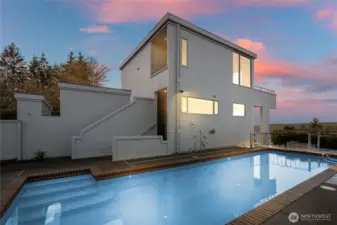 Mid Century modern with a pool!