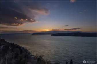 Views of the sound, Olympics and Islands, and stunning sunsets.