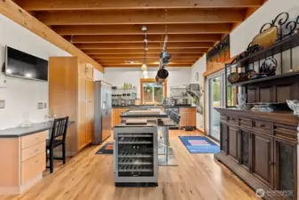 Easy living in this Modern American Farmhouse. Convenient floor plan flows. Beautiful real hardwood floors.